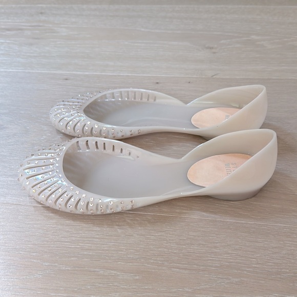 Stuart Weitzman Women's Cream Flats - Picture 3 of 12